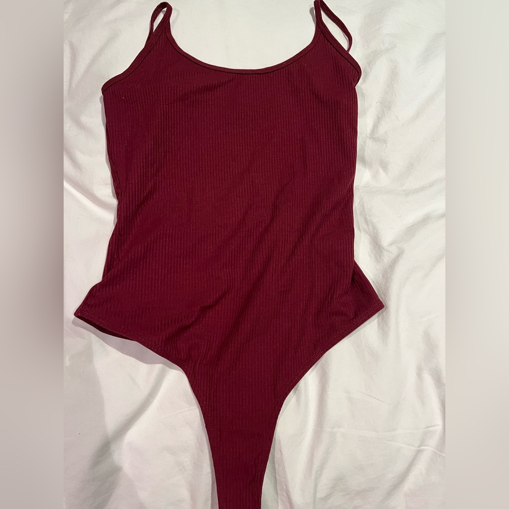 Athleta bodysuit- spaghetti straps adjustable